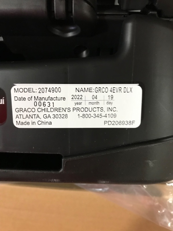 Photo 4 of Graco 4ever DLX 4-in-1 Convertible Car Seat - Zagg