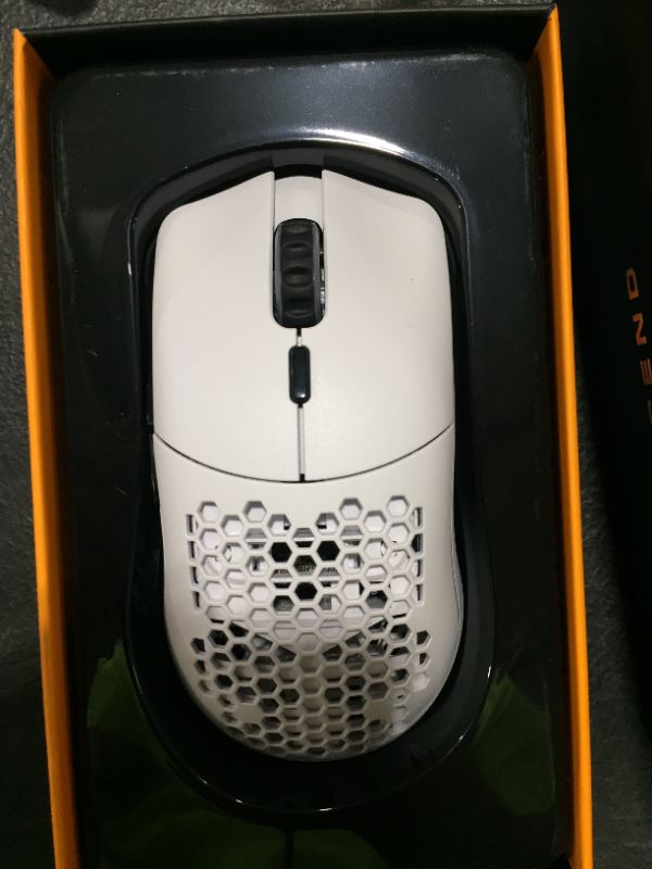 Photo 3 of Gloriuos White Gaming Mouse -Glorious Model O Wireless Minus Mouse - RGB Mouse 65 g Lightweight Mouse Gaming - PC Accessories - Gaming Mouse Honeycomb - Gaming Mouse Wireless (Matte White Mouse)