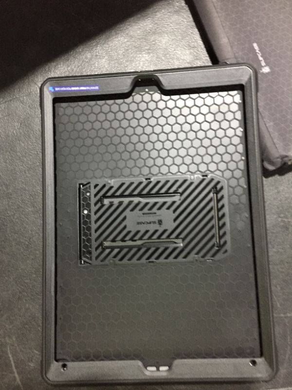 Photo 2 of iPad Pro Case