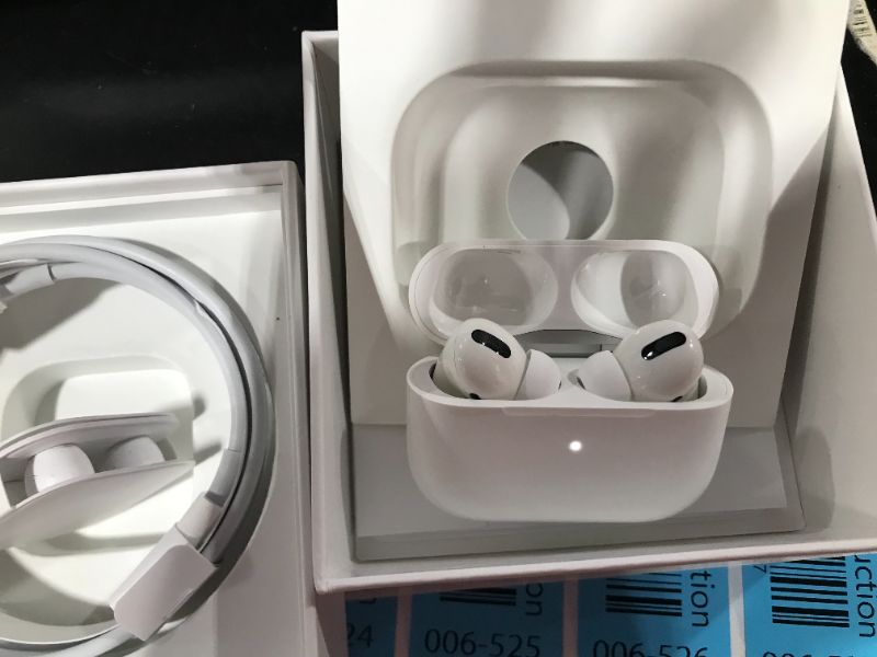 Photo 3 of Apple AirPods Pro