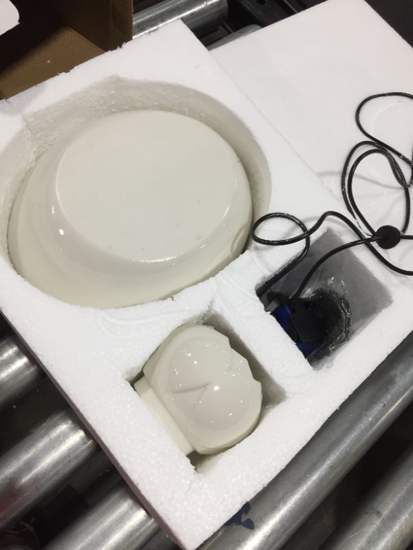 Photo 1 of Aolnv Lotus Cat Water Fountain