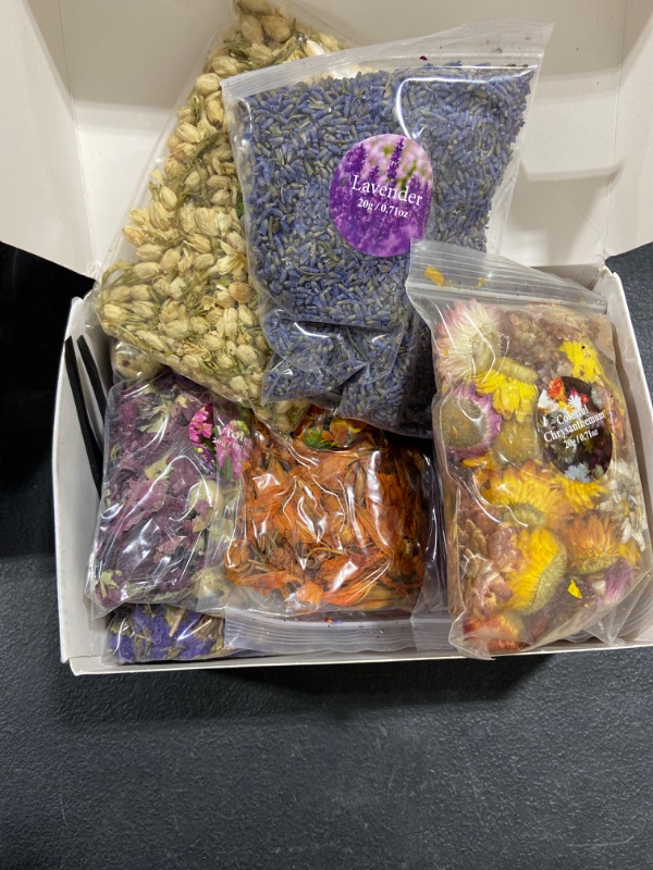 Photo 2 of 20g/Bag Dried Flowers,100% Natural Dried Flowers Herbs Kit for Soap Making, DIY Candle Making,Bath - Include Rose Petals,Lavender,Don't Forget Me,Lilium,Jasmine,Rosebudsand More(12 Bags)
