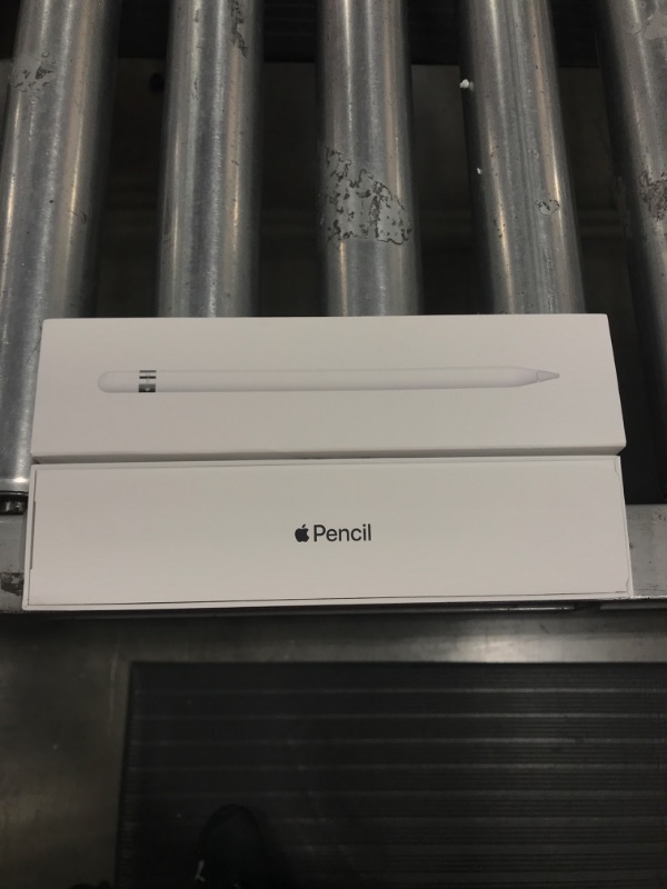 Photo 2 of Apple Pencil