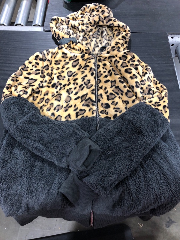 Photo 1 of [Size S] Cheetah Zip Up Hoodie