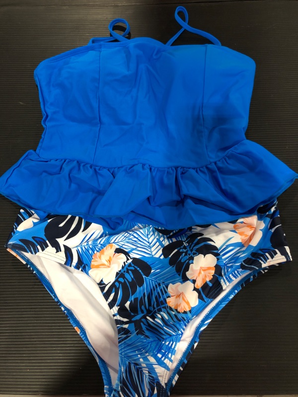 Photo 1 of [Size M] 2 Piece Ladies Swimwear