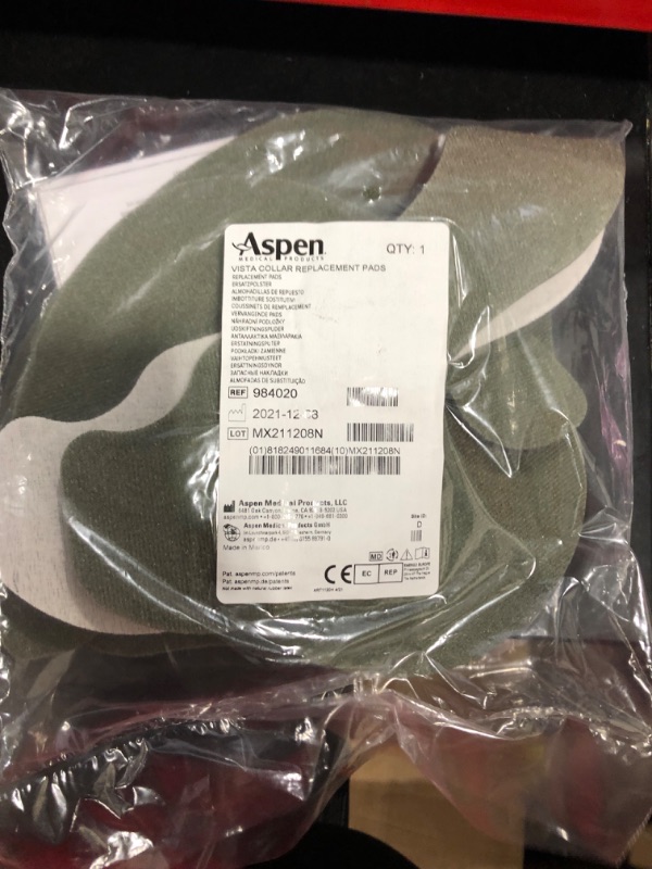 Photo 2 of Aspen Vista® Collar - Replacement Pads Only - Model# 984020
