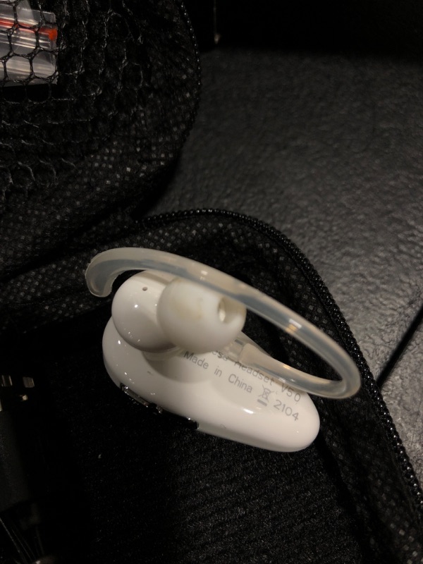 Photo 3 of Bluetooth Headset**dirty**