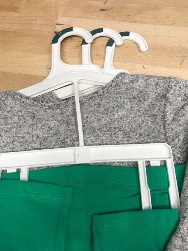 Photo 4 of ** SETS OF 3**
Toddler Girls' Shamrock Heart Long Sleeve Cozy Top and Leggings Set - Cat & Jack™ Gray
SIZE:4T