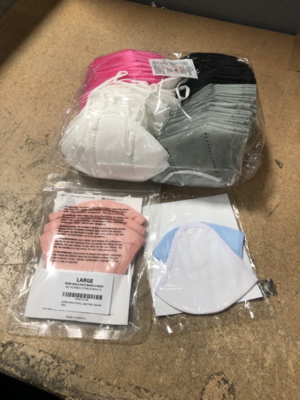 Photo 1 of Face Mask Bundle 
Cloth And Disposable 