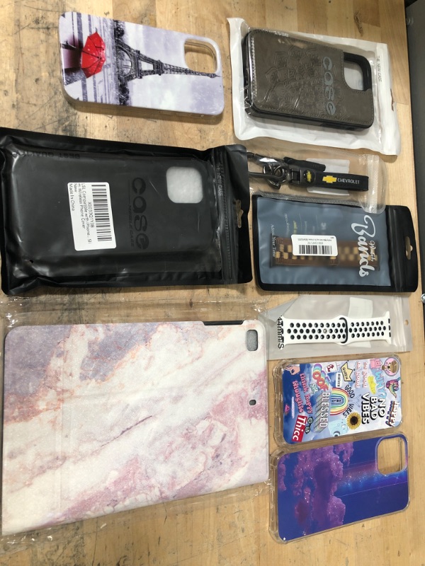 Photo 1 of **NON-REFUNDABLE** BUNDLE OF MISCELLANEOUS ITEMS
tech accessories 