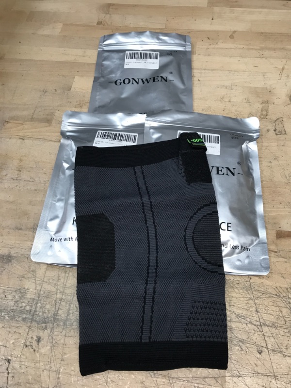 Photo 2 of GONWEN kneepad Compression Sleeve with Strap Knee Braces for Knee Pain and Working Out,with Side Stabilizers(XL)
*3 pack*