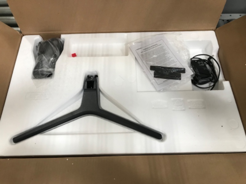 Photo 1 of SAMSUNG 32 inch UJ59 4k monitor (LU32J590UQNXZA)