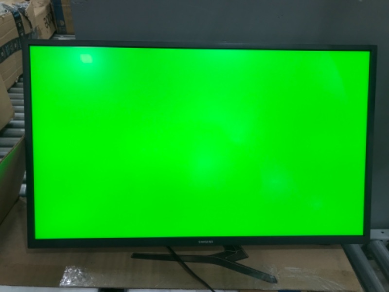 Photo 1 of SAMSUNG 32 inch UJ59 4k monitor (LU32J590UQNXZA)
