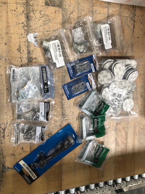 Photo 1 of ** HOME IMPROVEMENT BUNDLE***
3 EDGE INDUSTRIAL Steel REDUCING 90º Street Elbow 1/2" Male NPT X 1/4" Female NPT HYDRUALIC/Fuel/AIR/Water/Oil/Gas/WOG
3 CORNER BRACKETS 2-1/2IN 
2 CEILING FAN STRINGS
1 BAG OF 3M CIRCLE ADHESIVE PADS
1 DOOR STOPPER
AND ASSOR