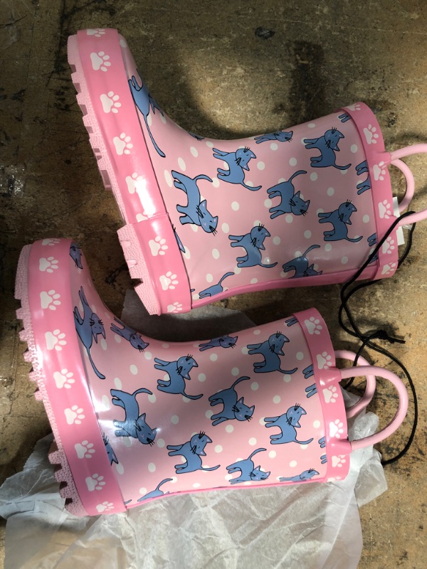 Photo 2 of K KomForme Kids Rain Boots Waterproof Printed Rubber boots with Handles kids size 7