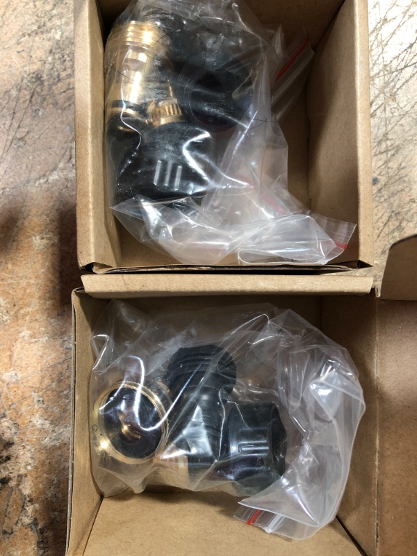 Photo 1 of 2- GrowBits Garden Hose Connectors Fittings accessories 3/4 inch GHT Male Female ABS Plastic, Brass 4-pack includes gaskets
Brand: GrowBits