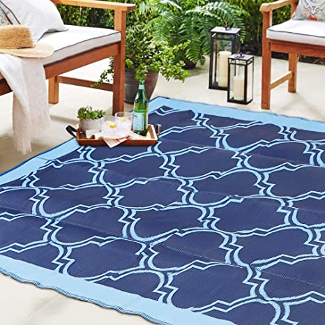 Photo 1 of Sand mine reversible mat 9' x 18' blue quatrefoil