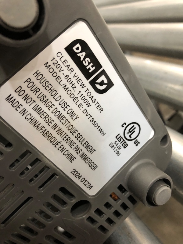 Photo 1 of Dash clear view toaster