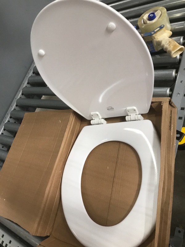 Photo 2 of (MISSING HARDWARE) Bemis 500EC 390 Toilet Seat with Easy Clean & Change Hinges, Round, Durable Enameled Wood, Cotton White