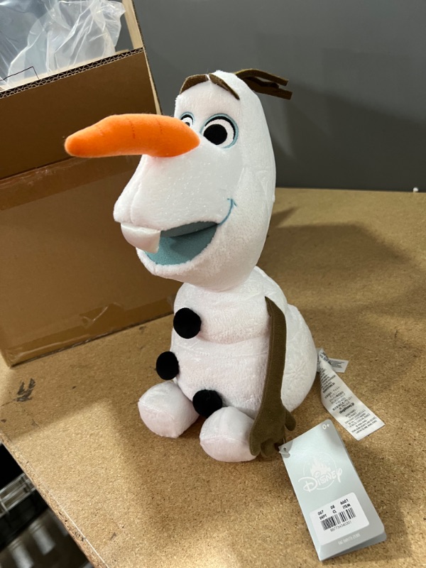 Photo 2 of 4pcks of Disney Frozen II Olaf Stuffed Animal - Disney store

