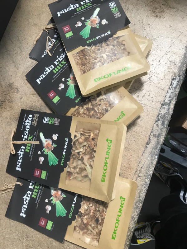 Photo 2 of **NON-REFUNDABLE** EF EKOFUNGI Mix Dehydrated Mushrooms and 2 Type of Vegetables 100% Organic Certified Air Dried Super Foods Non-GMO Vegan Friendly Gluten Free Antioxid 5 pack EXP 05/04/23
