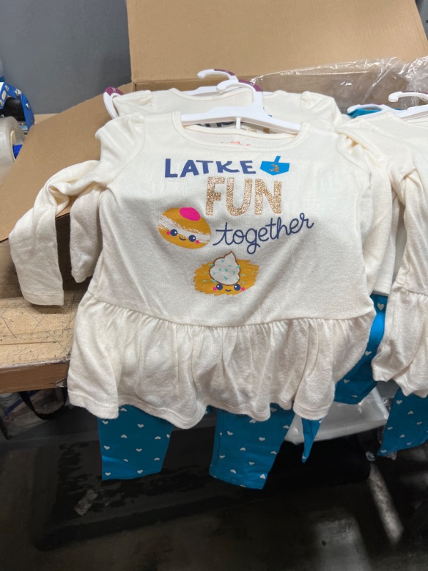 Photo 2 of 4PACKS OF Toddler Girls' 'Latke' Long Sleeve Top & Heart Leggings Set - Cat & Jack™
SIZE 3T