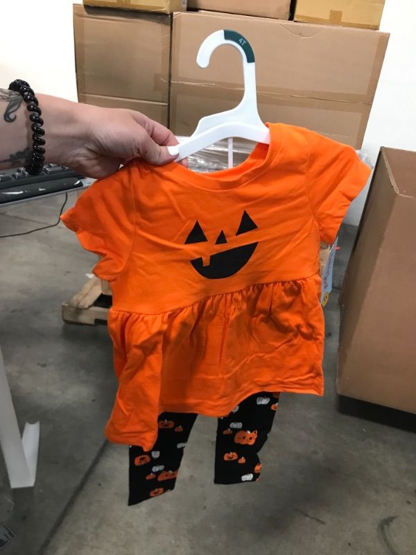 Photo 1 of Kids Halloween 2 piece outfit, 4T, 3 pack