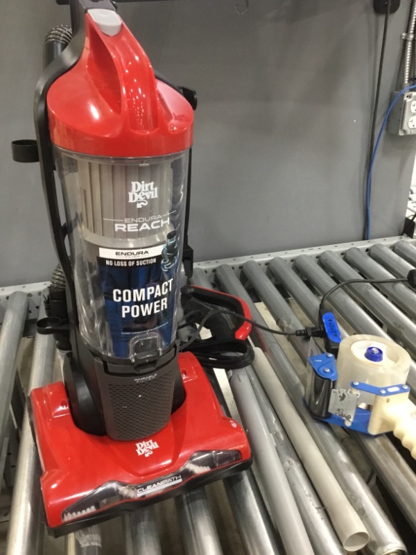 Photo 1 of Dirt Devil Endura Reach Bagless Upright Vacuum Cleaner