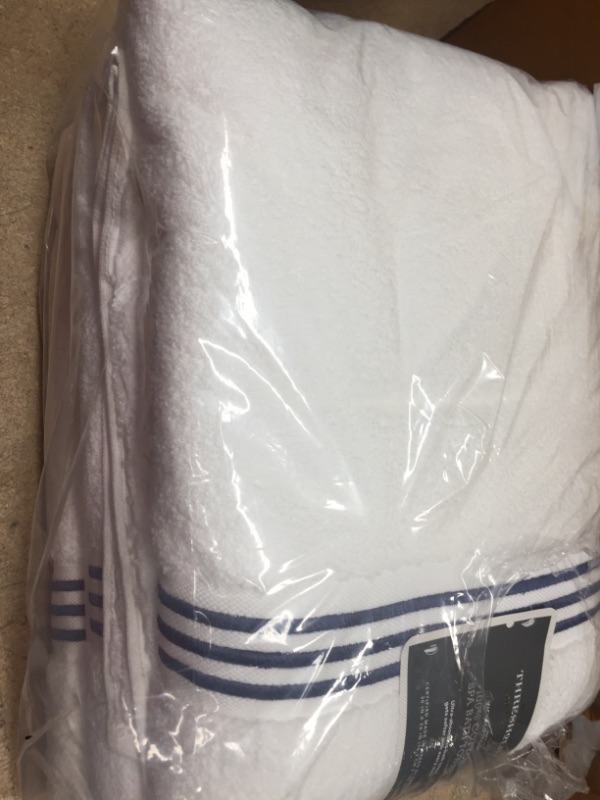 Photo 2 of **SET OF 3** Spa Bath Towel - Threshold Signature™

