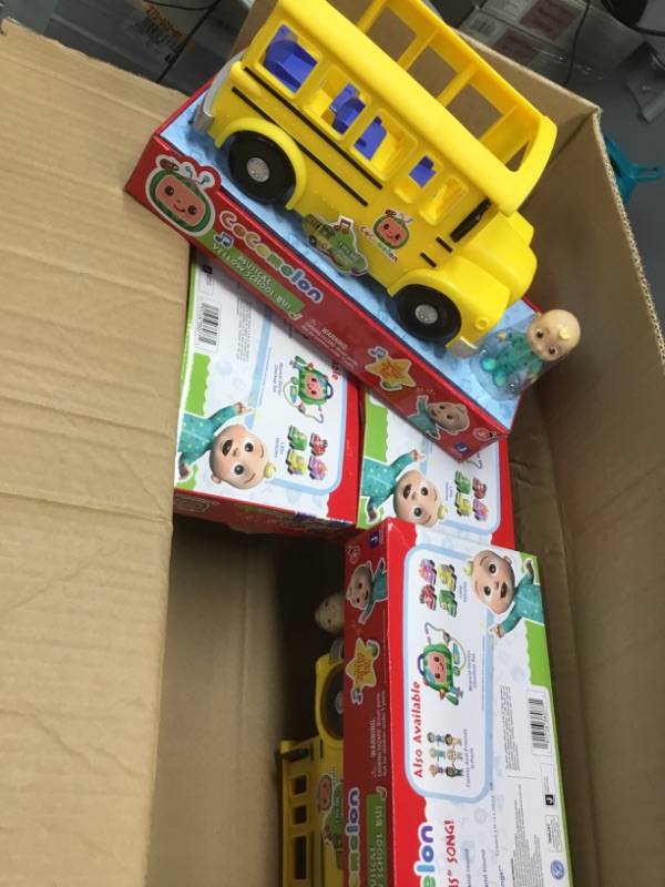 Photo 2 of CoComelon Feature Vehicle School Bus - 4 PACK

