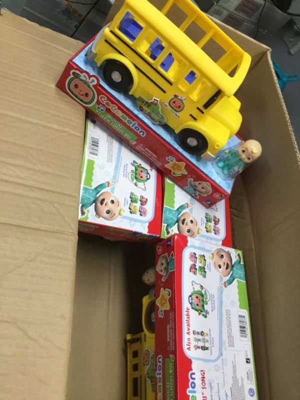 Photo 2 of CoComelon Feature Vehicle School Bus - 4 PACK
