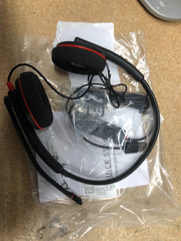 Photo 2 of Plantronics - Blackwire 3220 - Wired Dual-Ear (Stereo) Headset with Boom Mic - USB-A to connect to your PC and/or Mac
