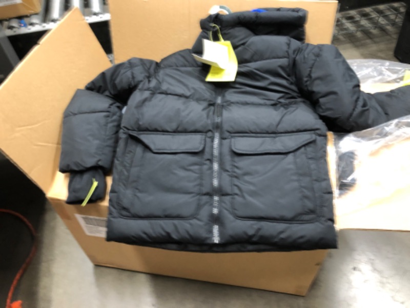 Photo 2 of Boys' Short Puffer Jacket - All in Otion BOX OF 6 SIZE MEDIUM.
