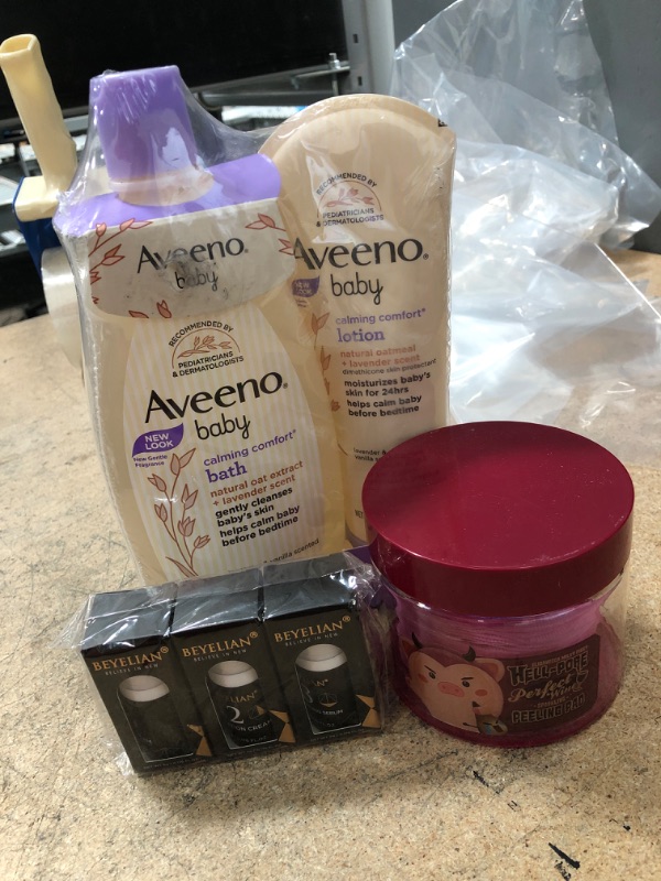 Photo 1 of **SOLD AS A BUNDLE*NOT REFUNDABLE**
Small beauty bundle.