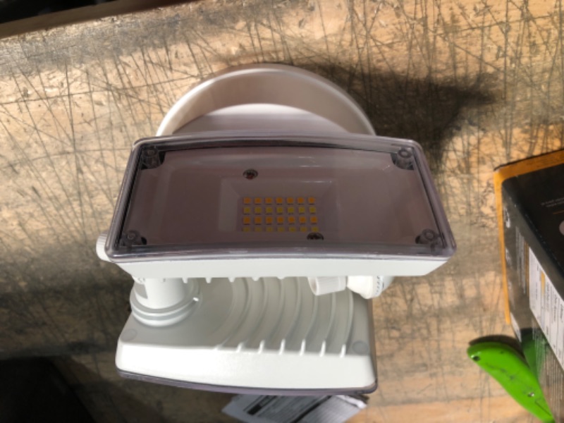 Photo 2 of 
Halo
2500 Lumens Selectable CCT White Twin Head Square Outdoor Integrated LED Flood Light with Bluetooth