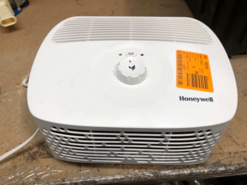 Photo 2 of USED: HEPAClean Tabletop Air Purifier, 85 sq ft Room Capacity, White
