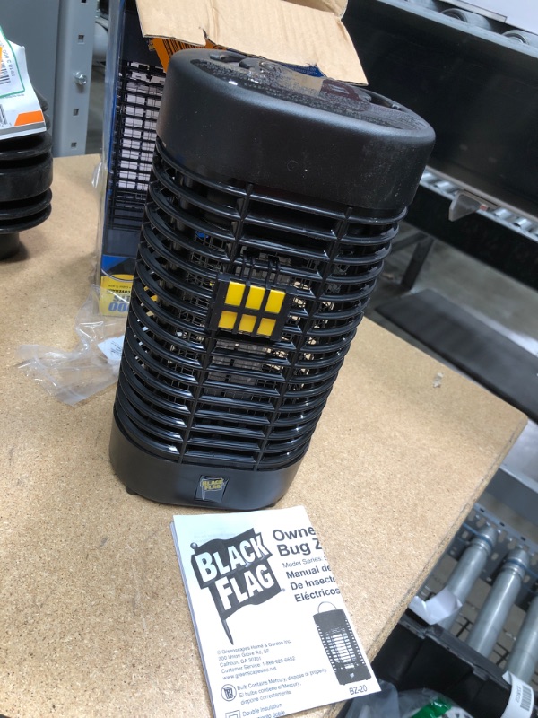 Black Flag 2000 Volt Electronic Insect Killer BZ20, Bug Zapper, Half