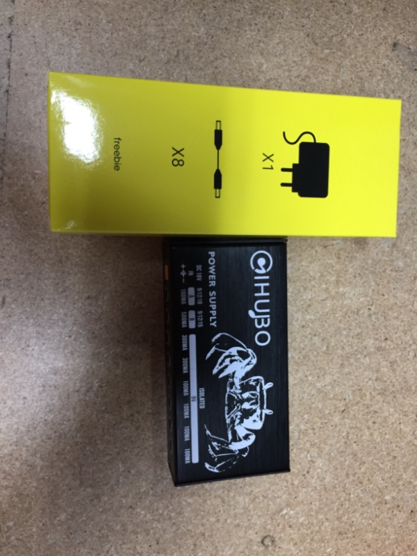 Photo 2 of GIHUBO PS-801 Guitar Pedal Power Supply 8 Isolated Output for 9V/12V/15V/18V 100mA 300mA 500mA Effect Pedal Adjustable Voltage with Short Circuit Protection
