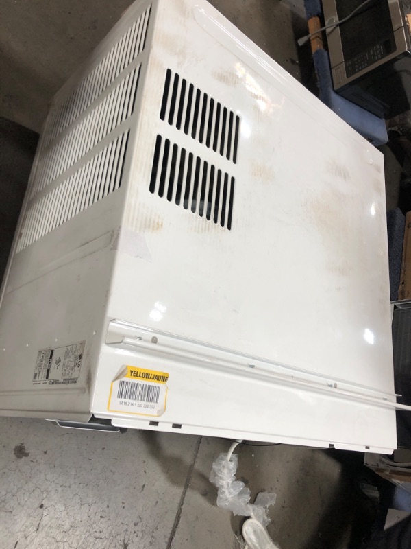 Photo 3 of LG 15,000 BTU 11.9 EER 115V Window Air Conditioner - LW1516ER
