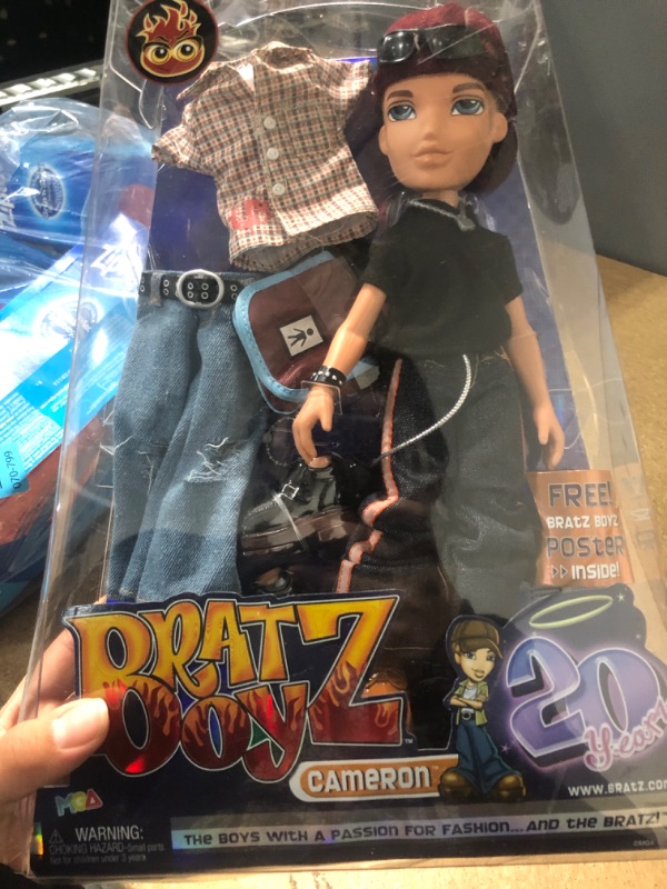 Photo 2 of Bratz Boyz Doll - Cameron
