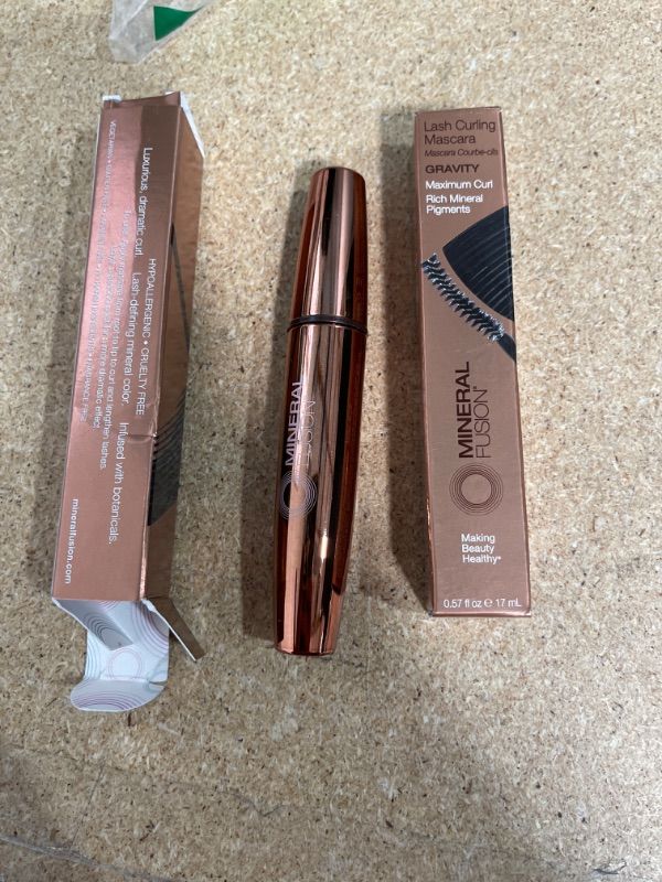 Photo 2 of 2 PACK Mineral Fusion Curling Mascara , Gravity, 0.57 Fl Oz
