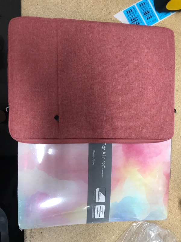 Photo 1 of AIR 13 MACBOOK PADDED CASE PINK