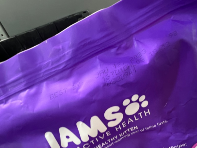 Photo 3 of **NONREFUNDABLE** Iams Proactive Health Playful Kitten 7lbs // SOLD AS IS //
best by Jan 12,2023