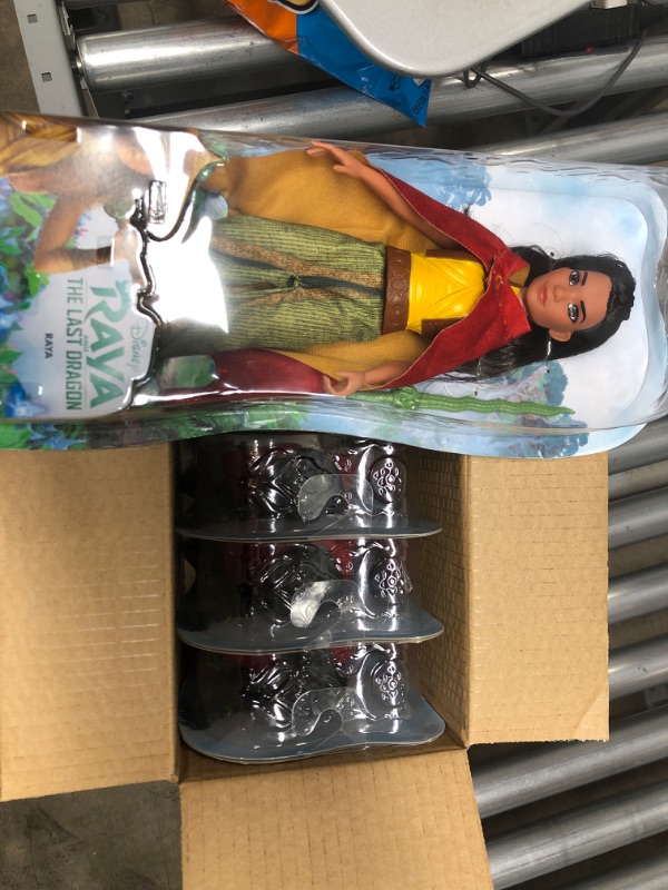 Photo 2 of Disney Raya and the Last Dragon Raya Fashion Doll
 4 pack