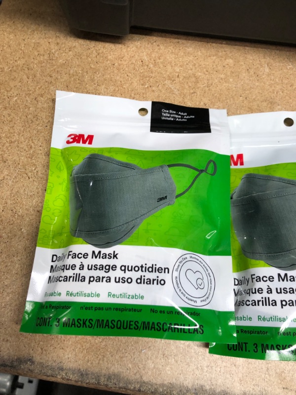 Photo 3 of Bundle of 6 
3M
Reusable Daily Face Mask Grey One Size 