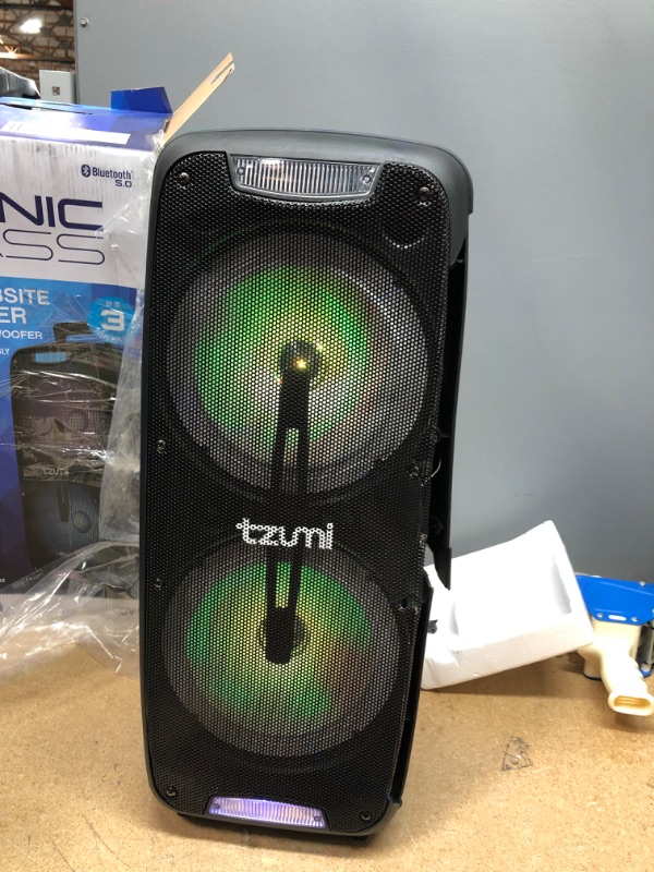 Photo 2 of Tzumi
Sonic Bass Jobsite Speaker