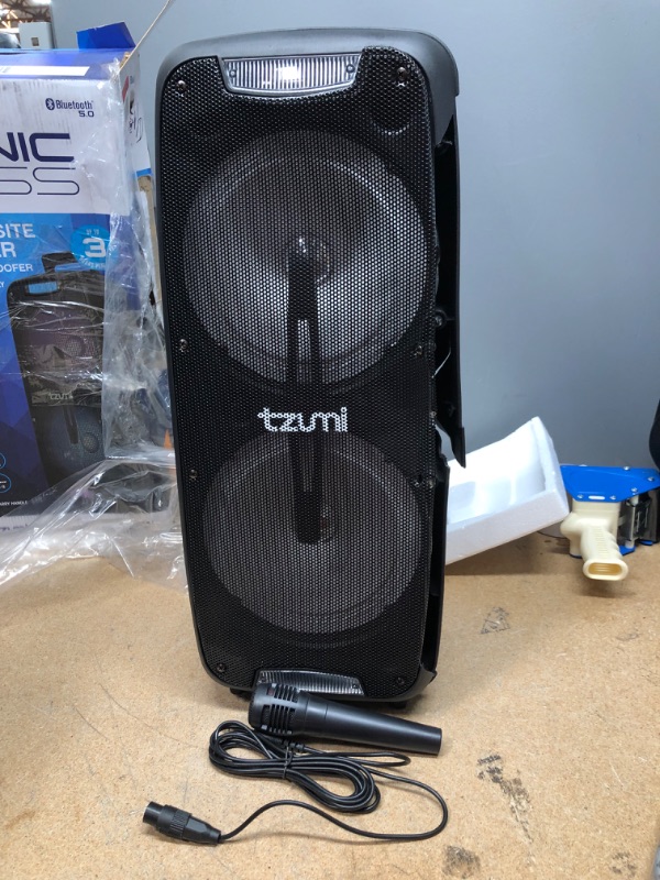 Photo 3 of Tzumi
Sonic Bass Jobsite Speaker