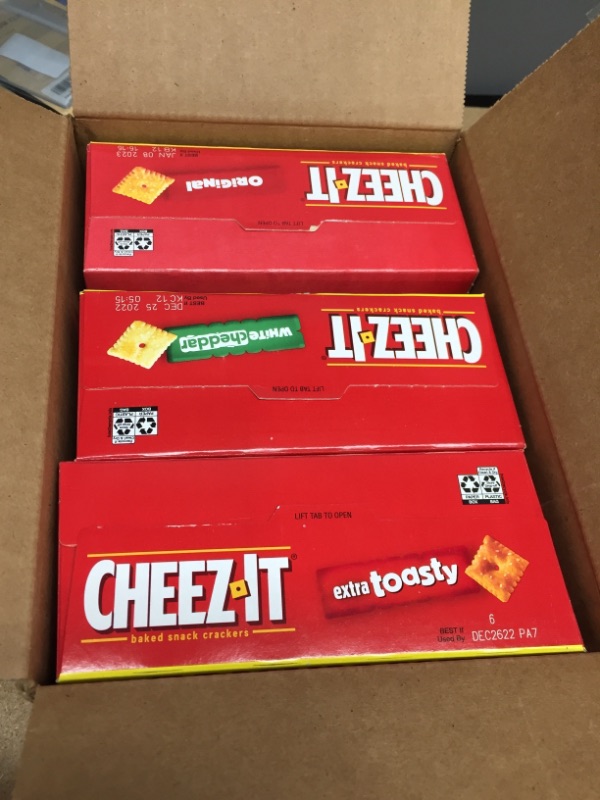 Photo 3 of *** EXP: DEC 26 22 **   *** NON-REFUNDABLE ***    *** SOLD AS IS **
Cheez-It Cheese Crackers, Baked Snack Crackers, Office and Kids Snacks, Extra Toasty, 21oz Box (1 Box)
