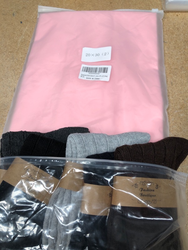 Photo 1 of BUNDLE OF SOCKS & PILLOW CASES NON REFUNDABLE
2 X 20" X 30" PINK PILLOW CASES, 5PK WOMANS CREW SOCKS