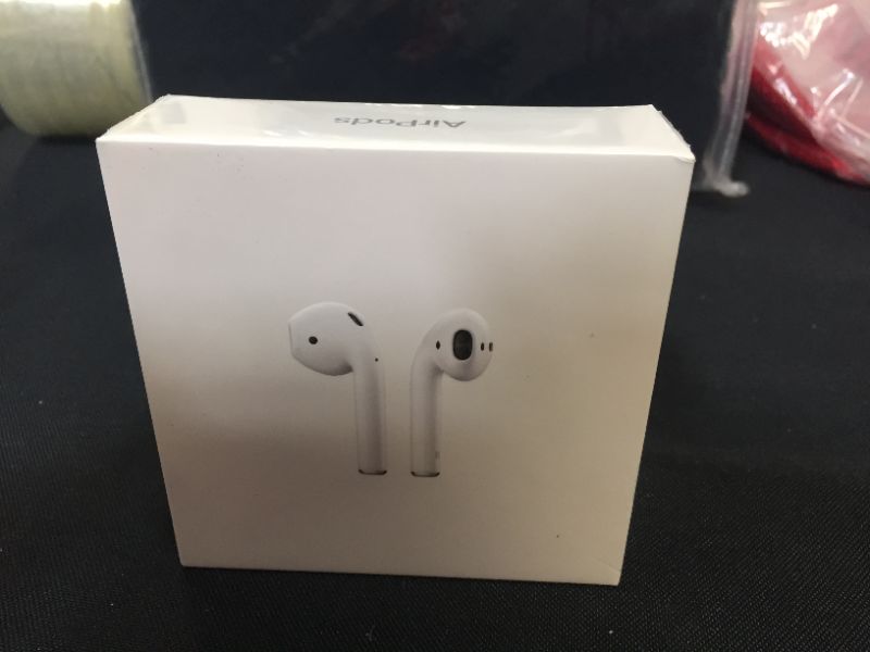 Photo 4 of Apple AirPods (2nd Generation)